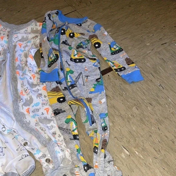 4 footed pajamas - Picture 4 of 9